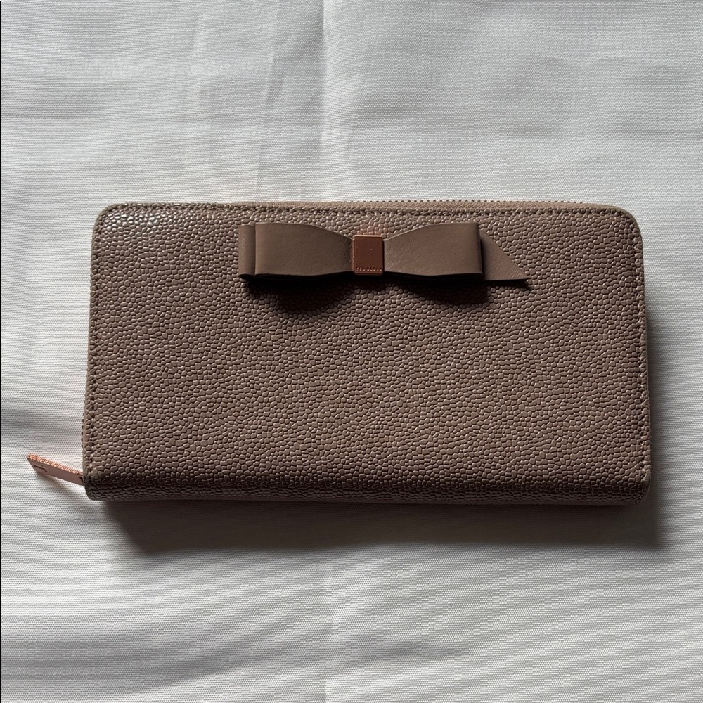 Ted Baker AINE Bow Leather Zip Around Matinee Wallet EUC